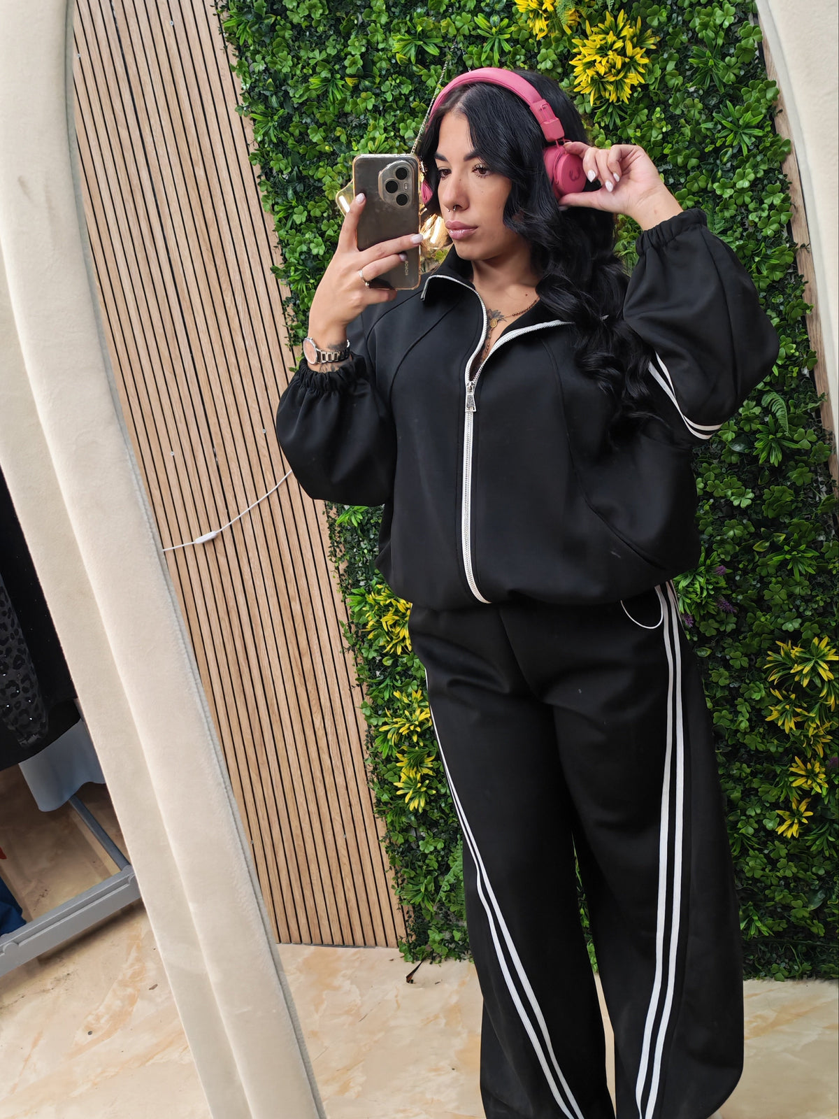 Tuta Grace – Set Felpa Oversize e Pantalone Wide Leg con Bande