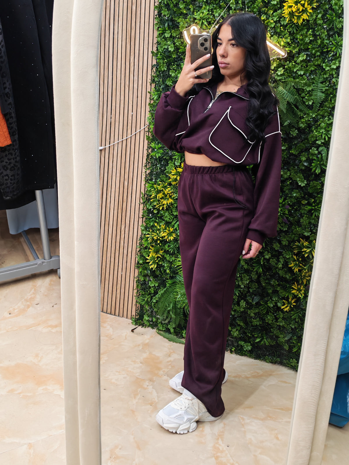 Completo Tokyo – Felpa Crop Half-Zip con Tasche e Pantalone