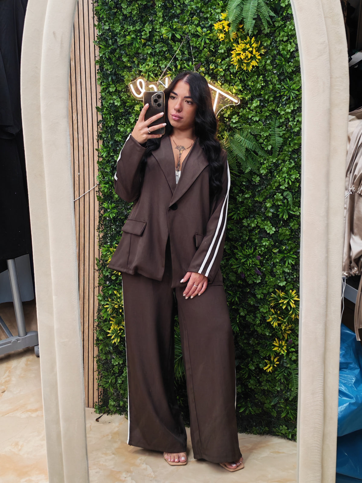 Completo Frida – Blazer e Pantalone Wide Leg con Banda Laterale